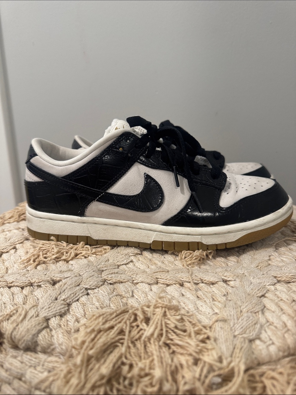 Nike Black and White Low-Top Sneakers with Gum Outsole- Pandas